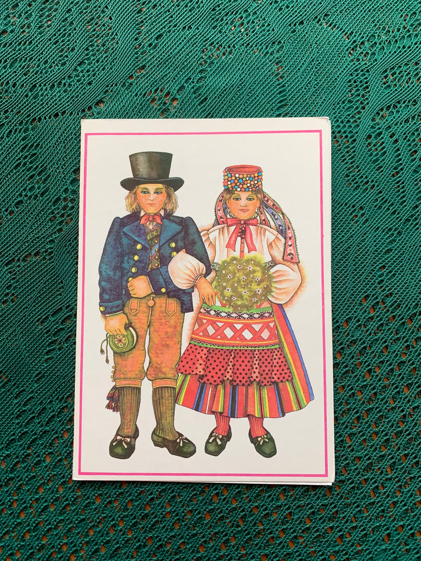 Estonian art postcard - Artist Viive Noor - Man and Woman in folk clothes - 1987 - unused