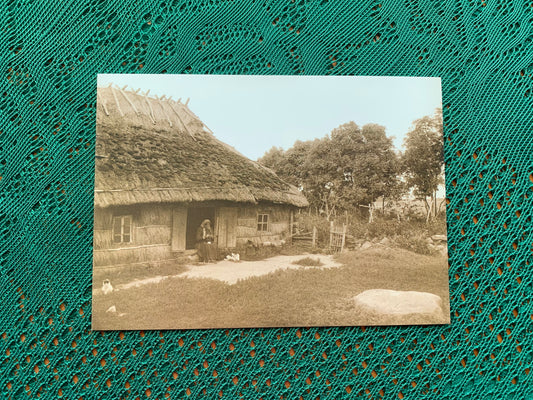 Estonian postcard - Reproduction from old postcards - Chimneyless hut in Lihula - Original Photo by Johannes Pääsuke, 1913 - unused