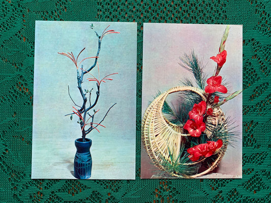 2 Soviet vintage Christmas / New Year greeting postcards - Winter Motives - Flower Compositions - 1976 - unused